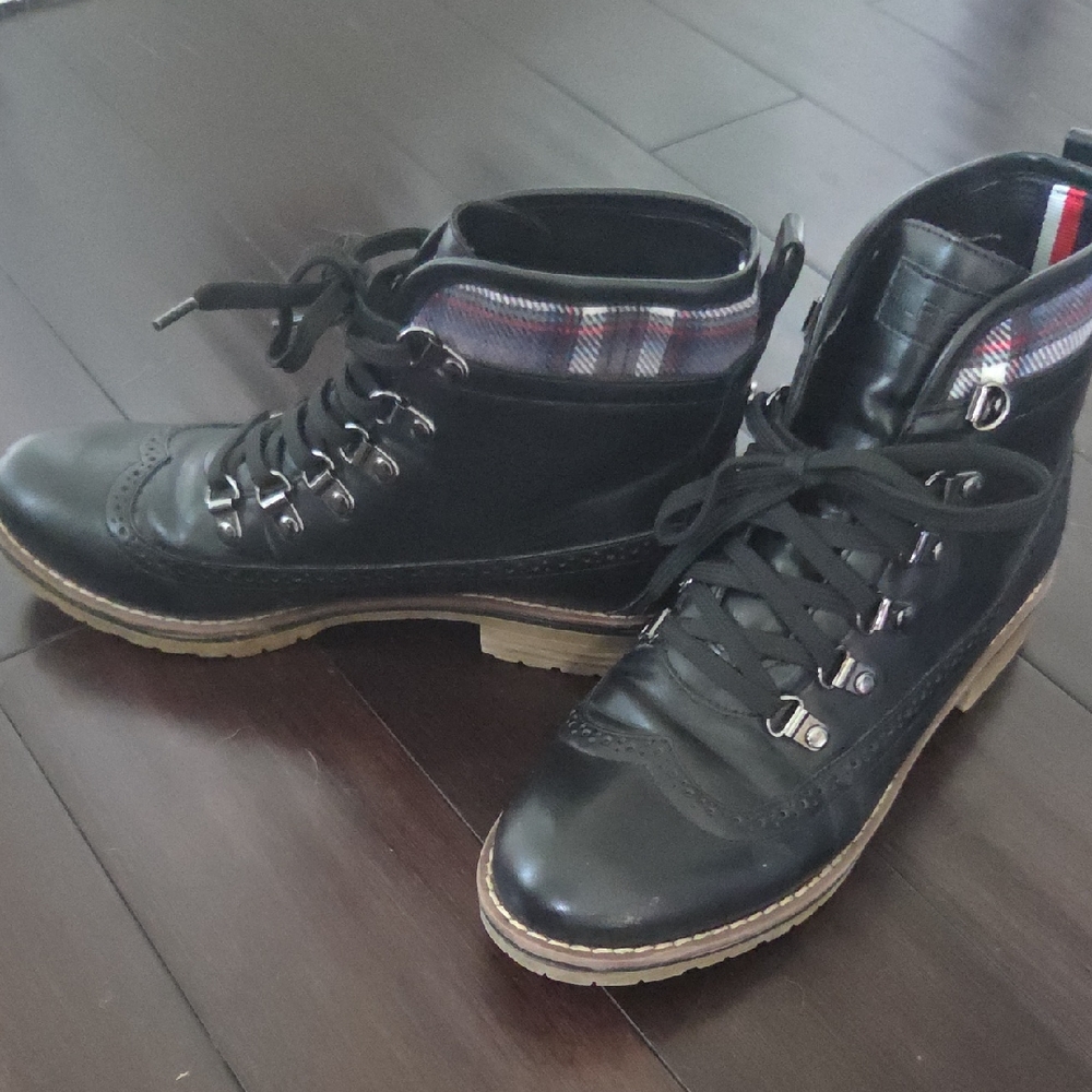 Tommy Hilfiger Black Ankle Boots with Plaid Accent